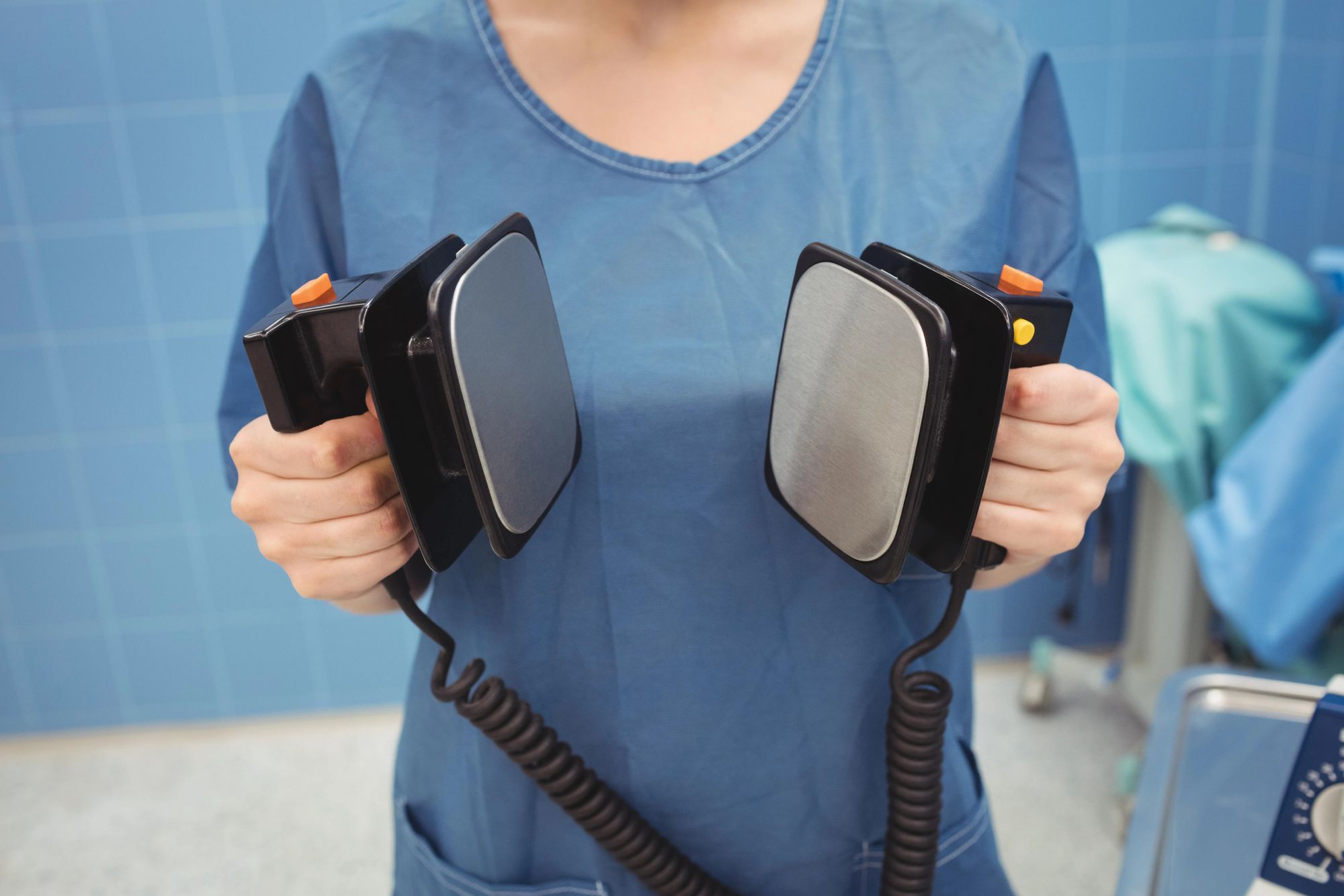 đUn simulateur de dĂ©fibrillateur open-source